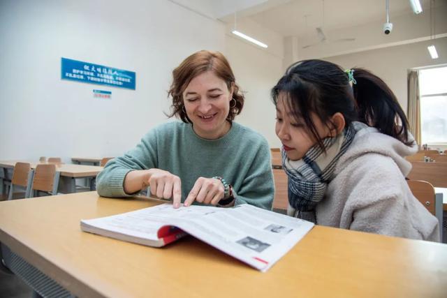 外国人看德州｜俄罗斯外教Mira：最爱在朋友圈里晒德州美景休闲区蓝鸢梦想 - Www.slyday.coM