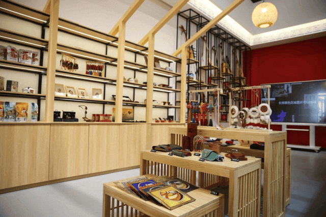 非遗 | 内蒙古自治区展览馆“我和草原有个约定”主题文创产品体验区|非遗|内蒙古_新浪新闻