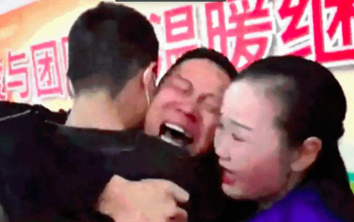 《亲爱的》原型孙海洋和儿子认亲现场，警方通报“孙海洋寻子案”：嫌疑人已被抓获休闲区蓝鸢梦想 - Www.slyday.coM