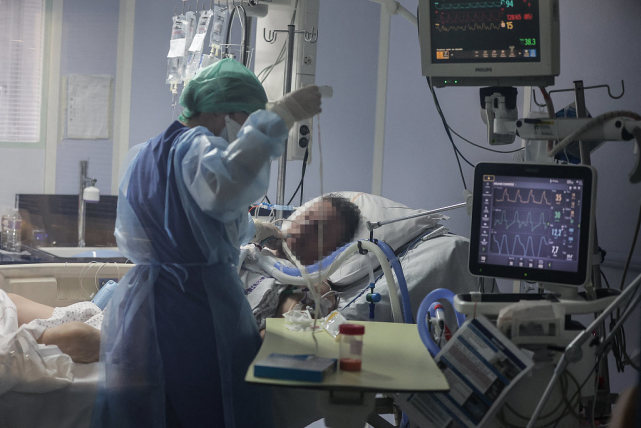 70亿人注意了！奥密克戎速蔓延全球之际，法国又发现新变异毒株休闲区蓝鸢梦想 - Www.slyday.coM