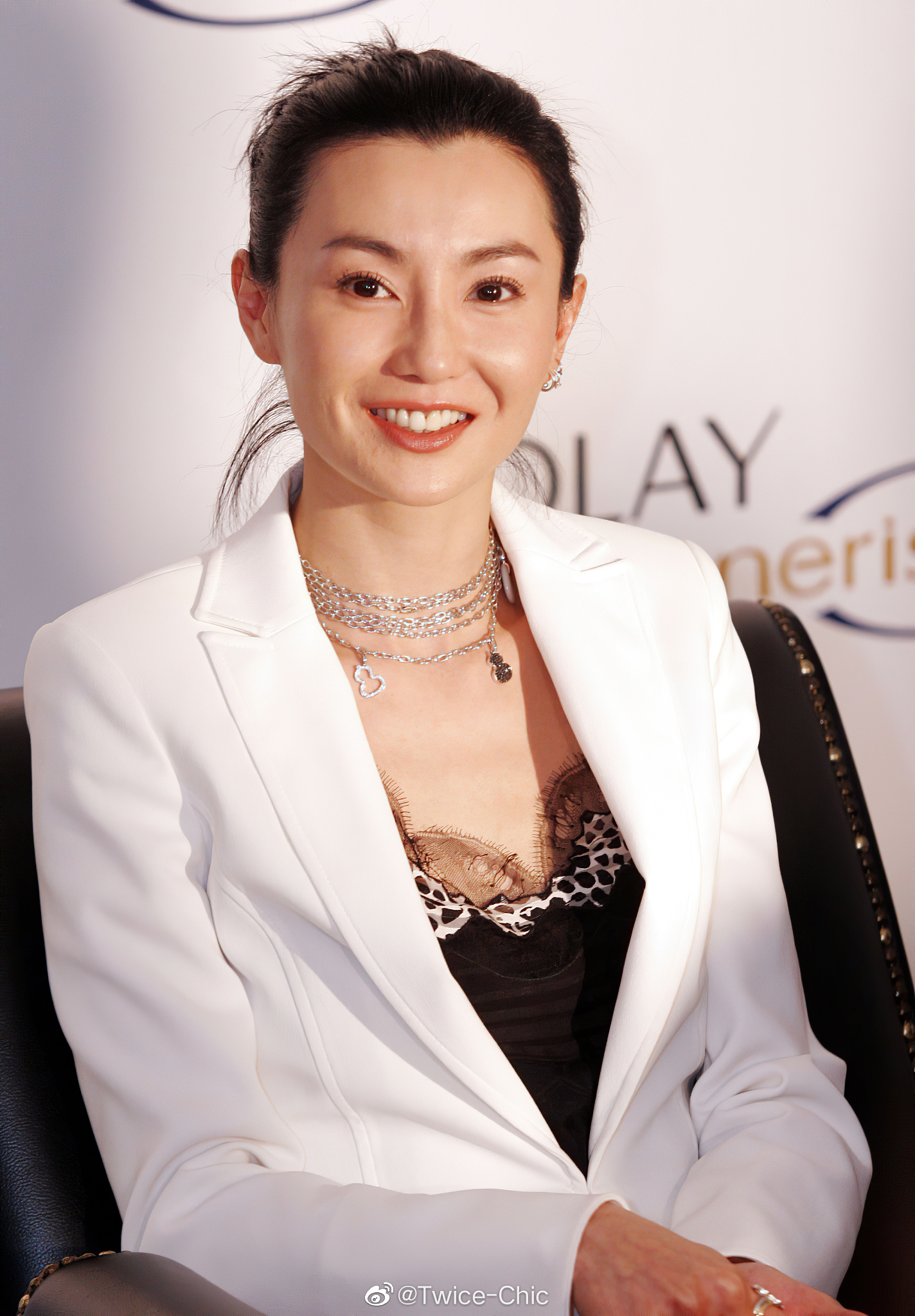 张曼玉 | 2005年,那年41岁的maggie北京出席活动……_高清图集_新浪网