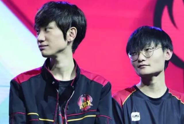 小天对doinb落井下石，LNG淘汰后小天很开心，在现场跳舞庆祝休闲区蓝鸢梦想 - Www.slyday.coM