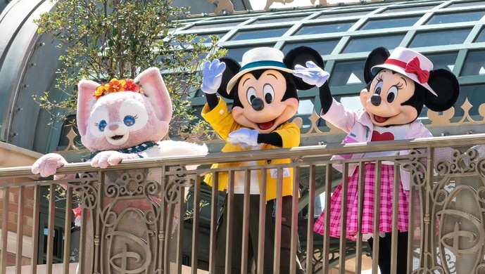 上海迪士尼乐园恢复运营首日:玲娜贝儿冲上热搜第一,有人5点起床赶来休闲区蓝鸢梦想 - Www.slyday.coM 上海迪士尼乐园恢复运营首日:玲娜贝儿冲上热搜第一,有人5点起床赶来休闲区蓝鸢梦想 - Www.slyday.coM