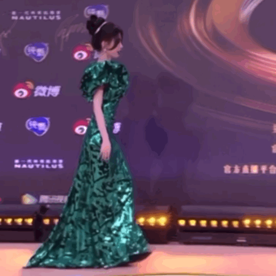 “完美”暴露身体缺陷,明星雷人红毯造型,看得我忍不住笑出了声休闲区蓝鸢梦想 - Www.slyday.coM “完美”暴露身体缺陷,明星雷人红毯造型,看得我忍不住笑出了声休闲区蓝鸢梦想 - Www.slyday.coM