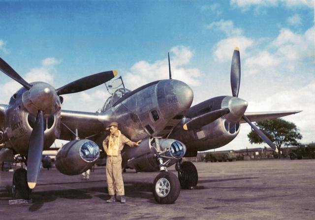 小王子和圣埃克苏佩里的梦幻飞机,美国p-38(f-4/f-5)高空侦察机