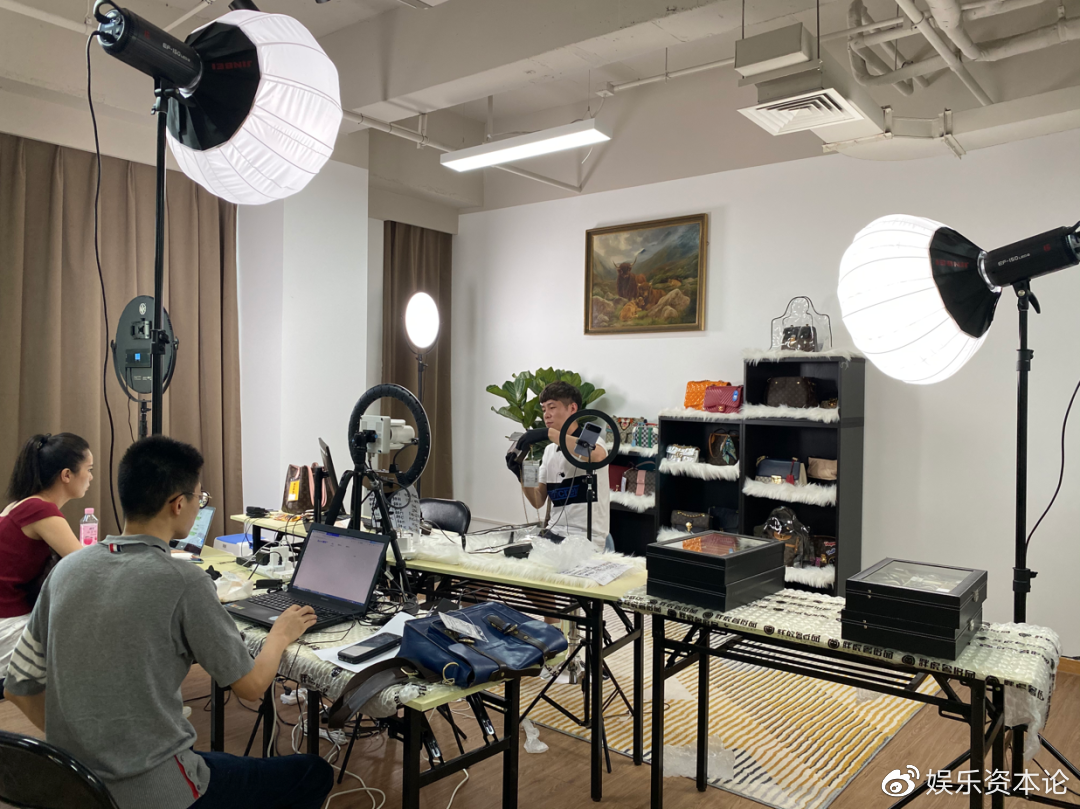 抖音的a货奢侈品能信吗（抖音上卖的奢侈品包是真的吗）-第2张图片-潮百科