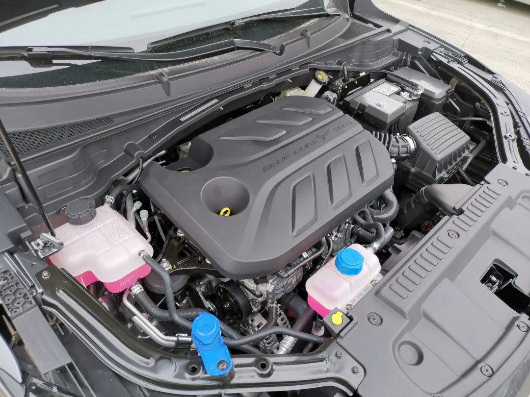 自主SUV中的极光，1.5T仅12万左右，吉利ICON/长安UNI-T怎么选