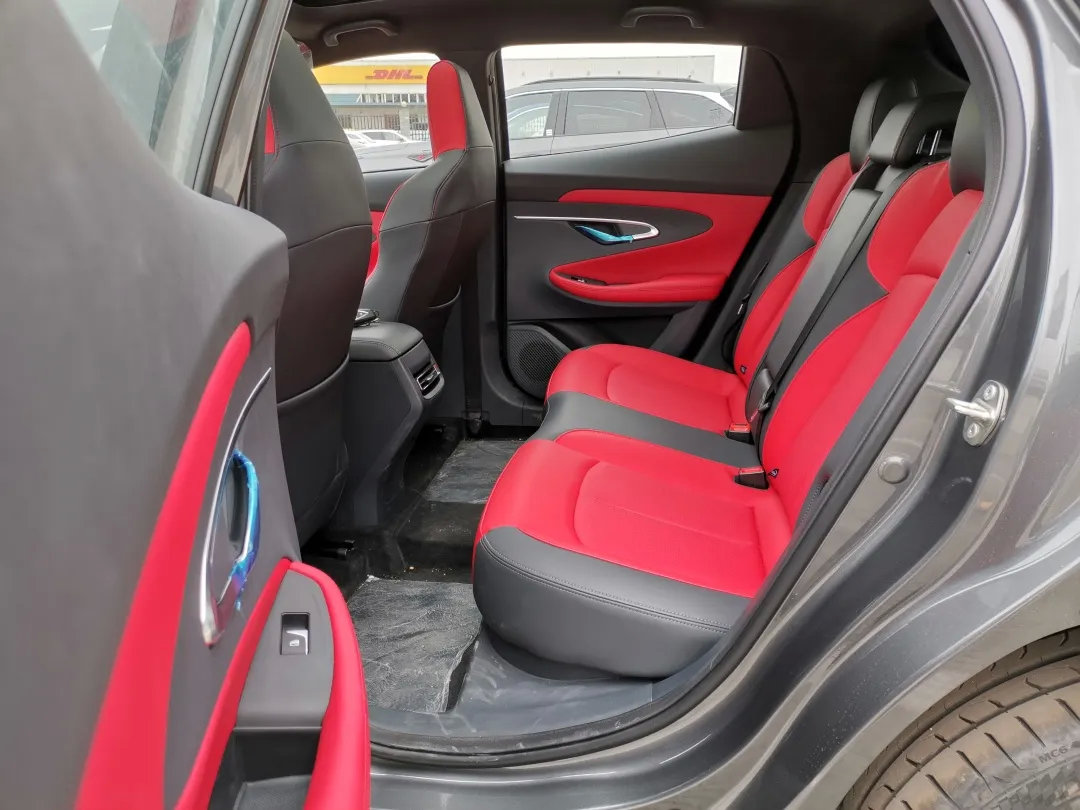 自主SUV中的极光，1.5T仅12万左右，吉利ICON/长安UNI-T怎么选