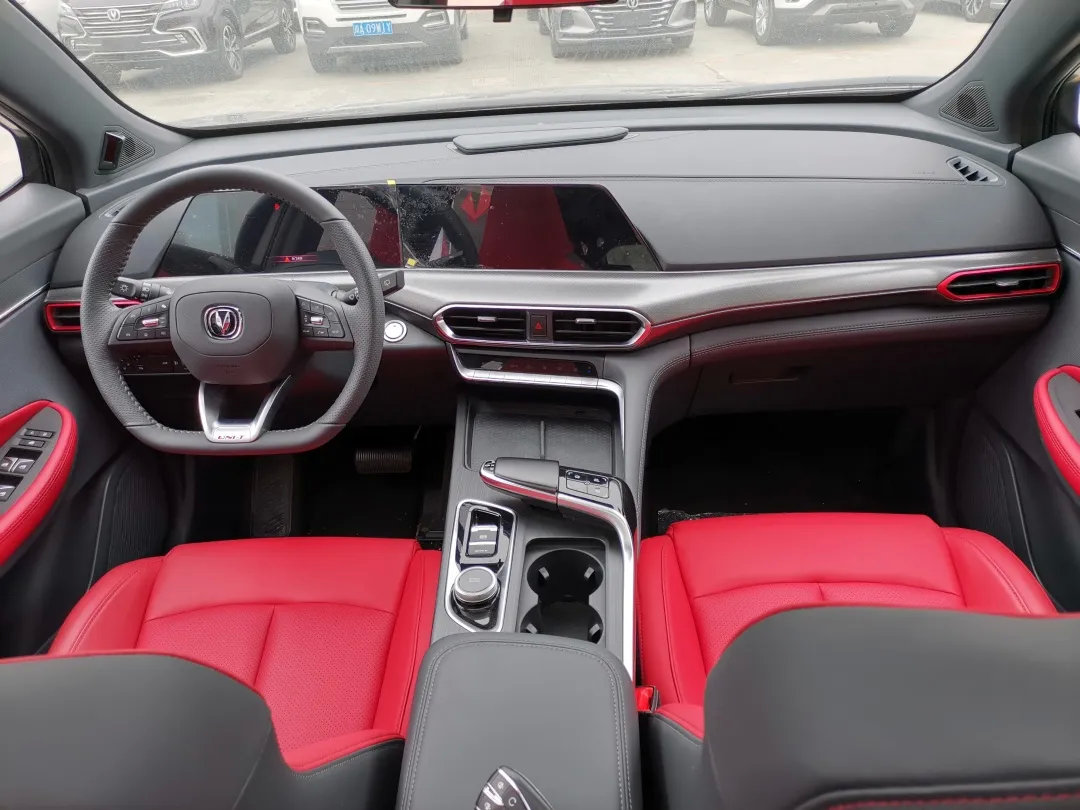 自主SUV中的极光，1.5T仅12万左右，吉利ICON/长安UNI-T怎么选