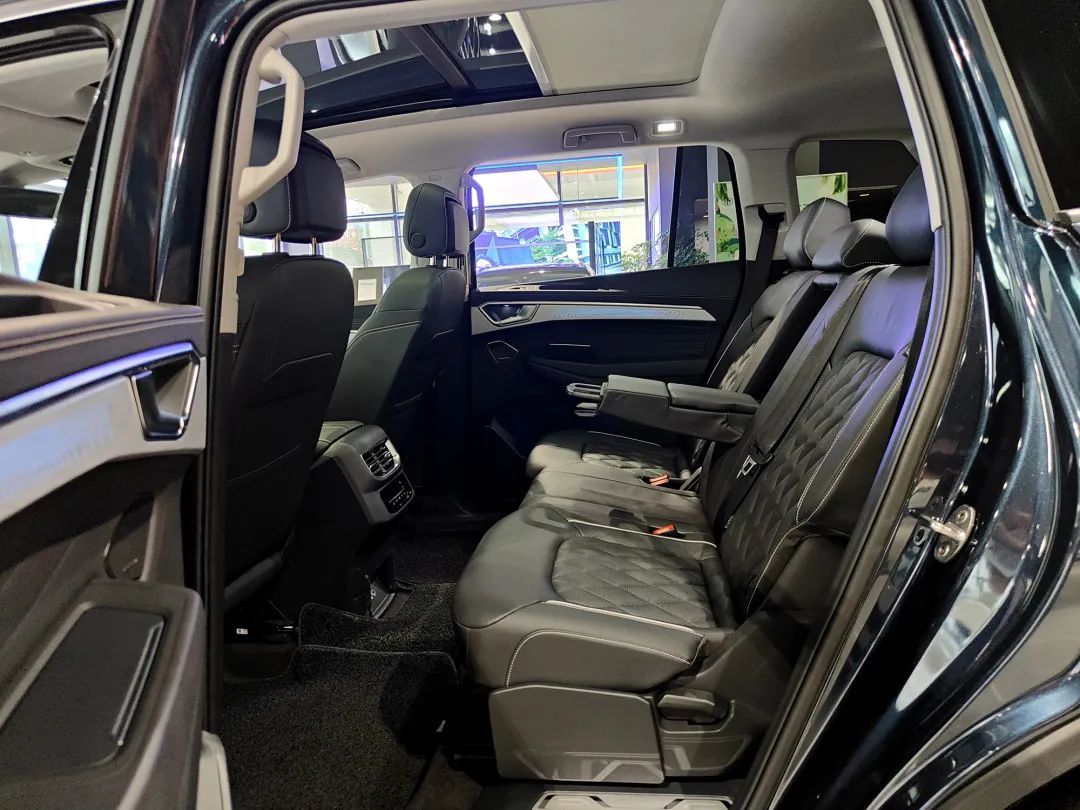 一汽大众揽境探店实拍:大,不将就-新浪汽车