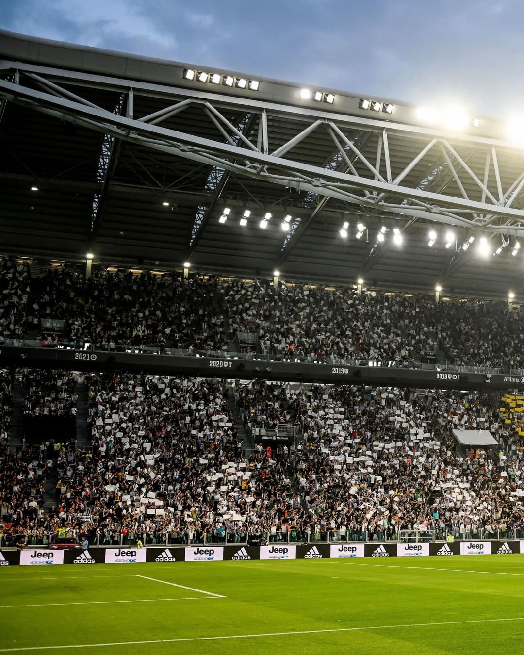 基耶利尼完成他最后一场尤文图斯主场比赛