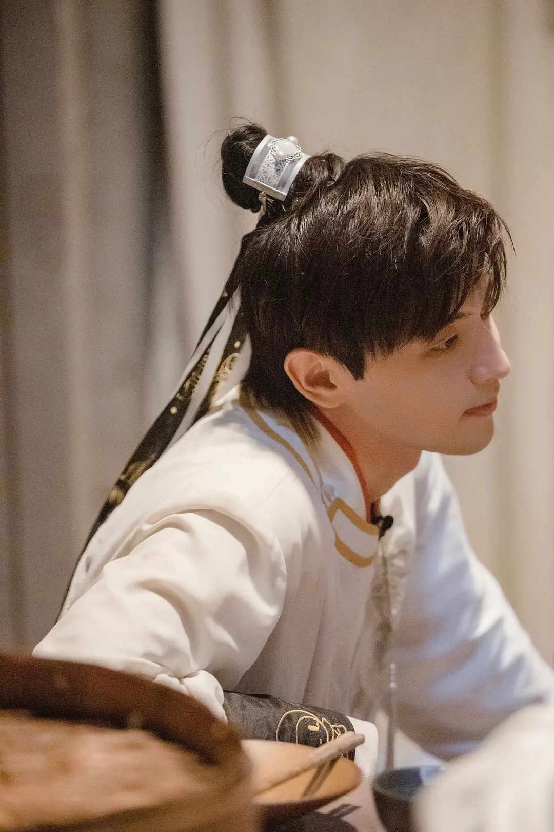 邓伦在密室大逃脱中的古装造型嘤嘤嘤