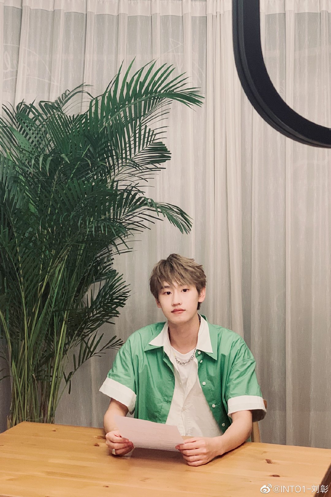 刘彰微博更新:大家吃了吗?