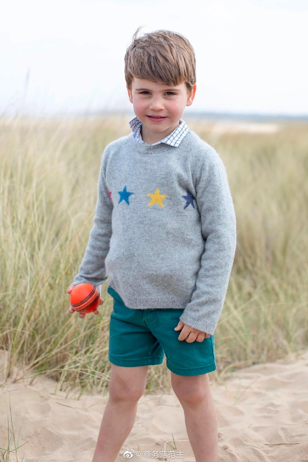 昨天,英国王室发布了路易斯小王子的4岁照片……__财经头条