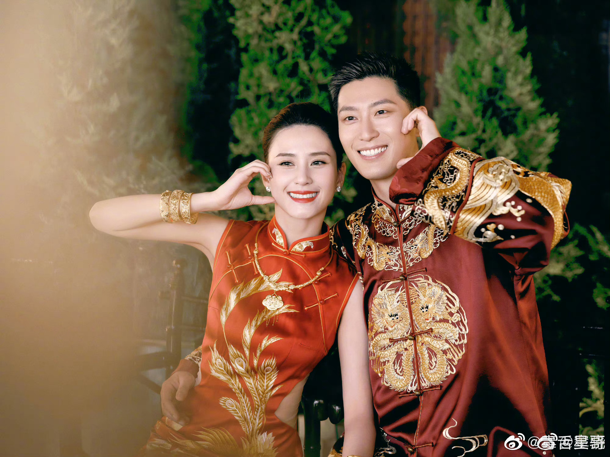 何超莲、窦骁微博晒了今日大婚照……
