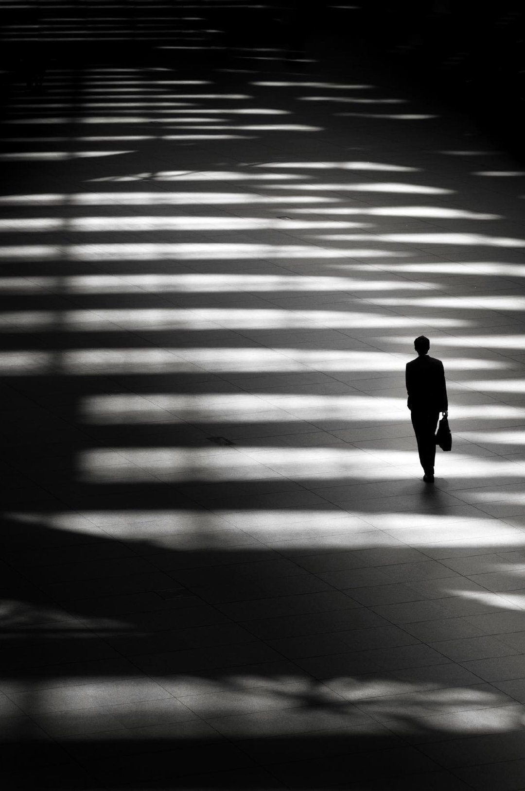光与影的街头 | 摄影师Mark Fearnley__财经头条