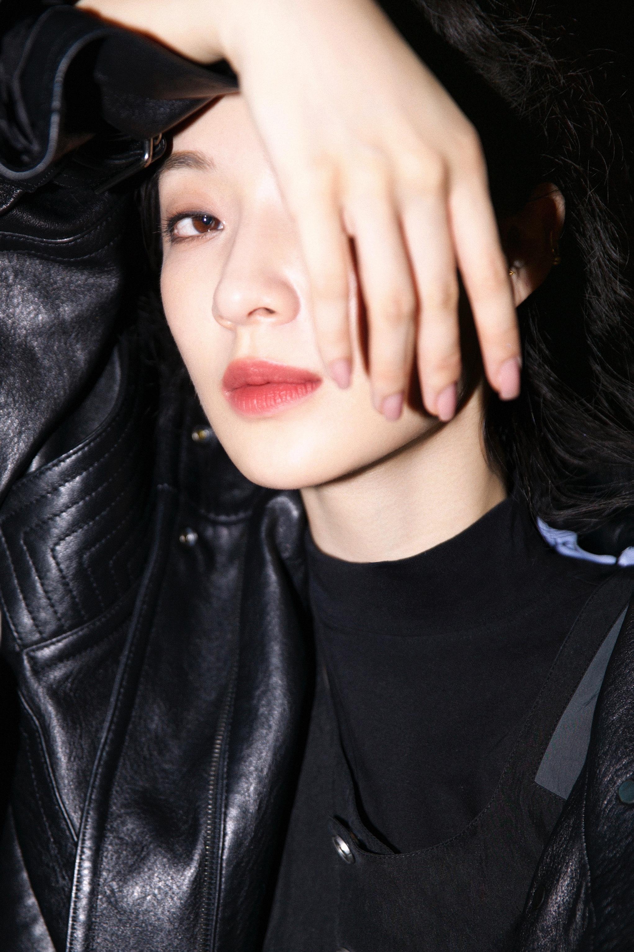 演员@孙佳雨_panda 朋克风写真露出!