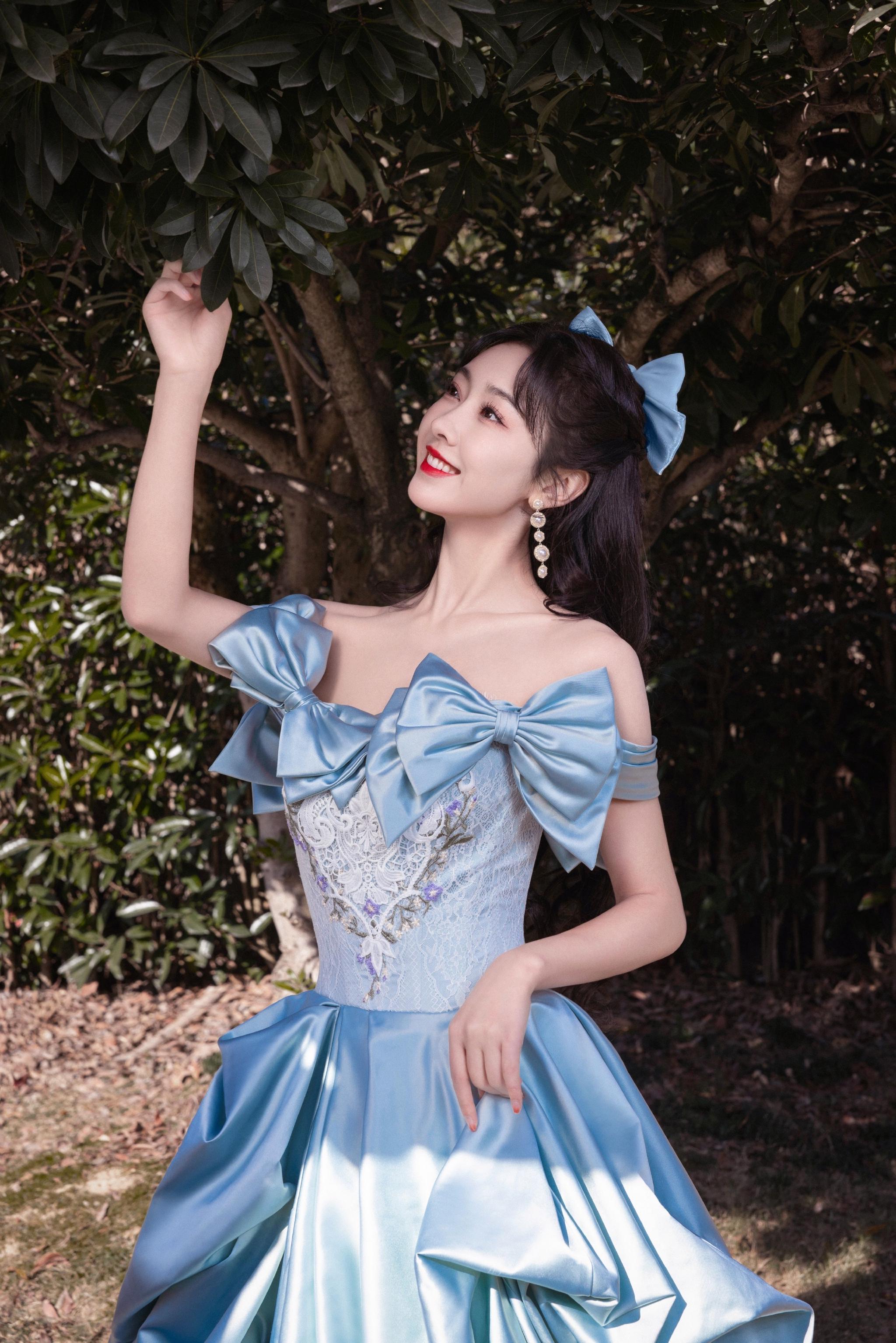 宣璐蓝色公主裙生日大片……|宣璐|公主裙_新浪新闻