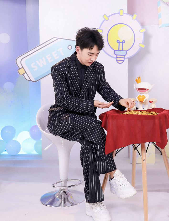 郭麒麟的"小白鞋"火了,售价不超百还不闷脚,比aj时尚