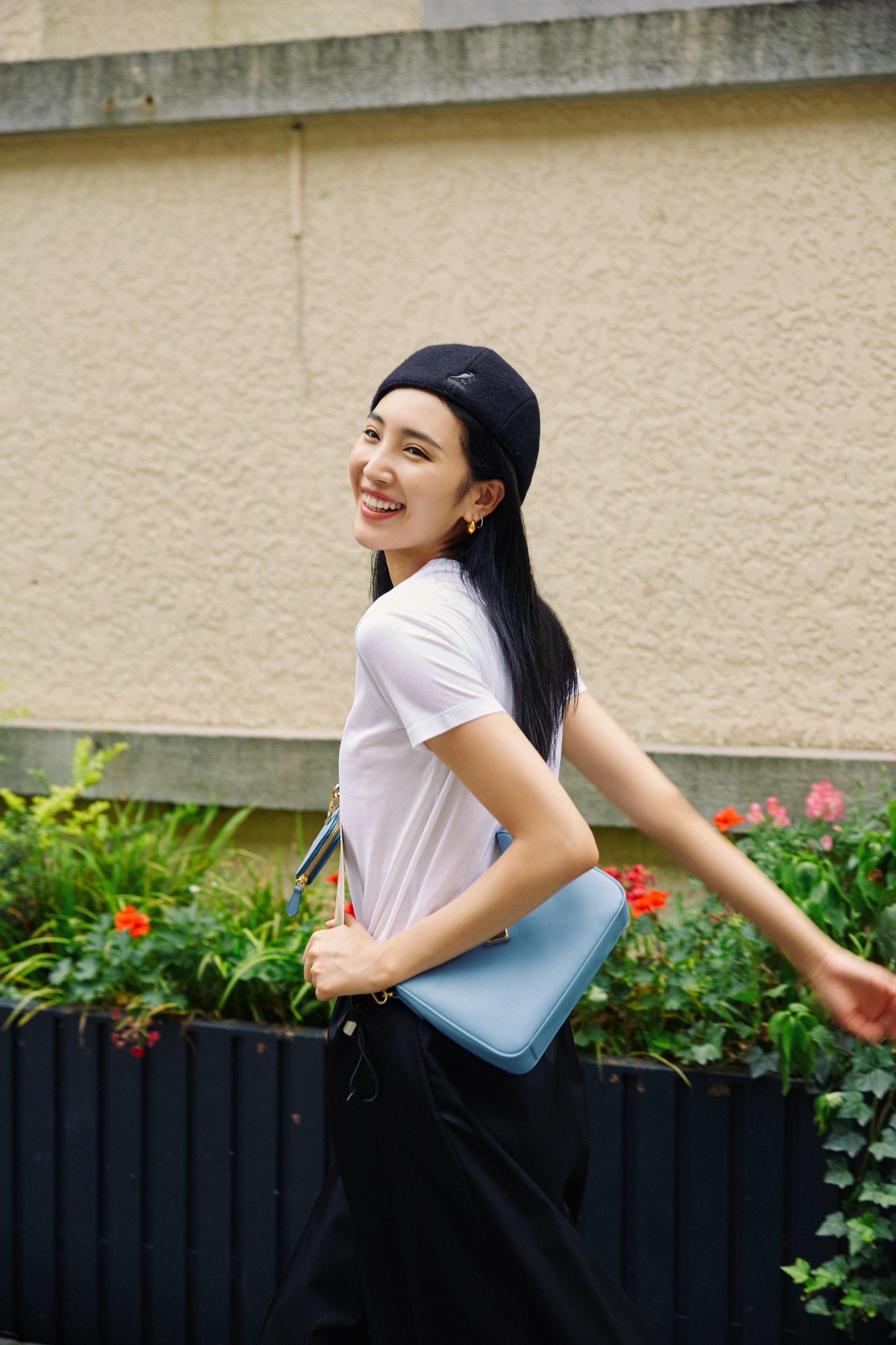 王紫璇[超话]# 夏日的上海街头,清新的复古风格.