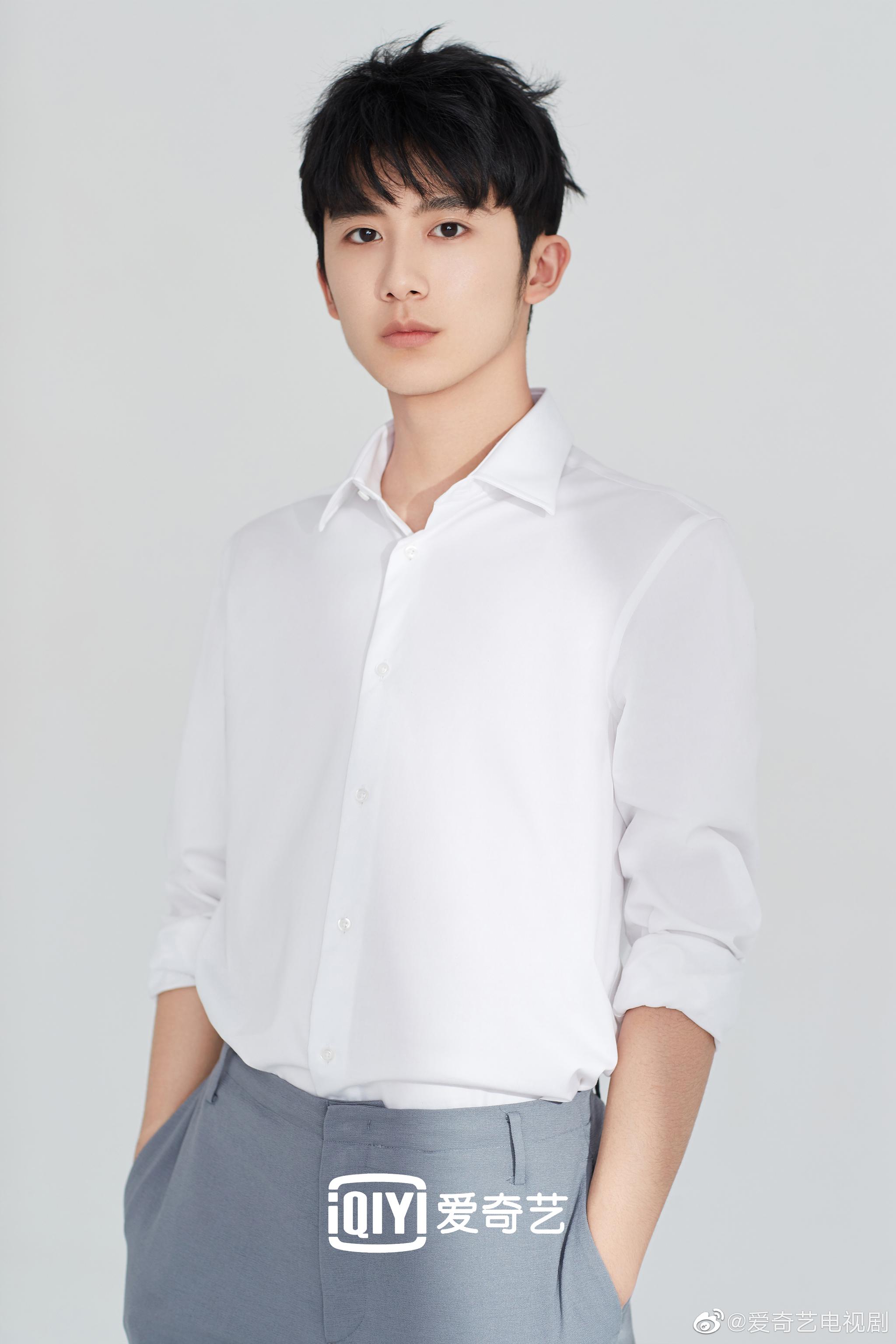 白衬衫小哥哥在线鲨人