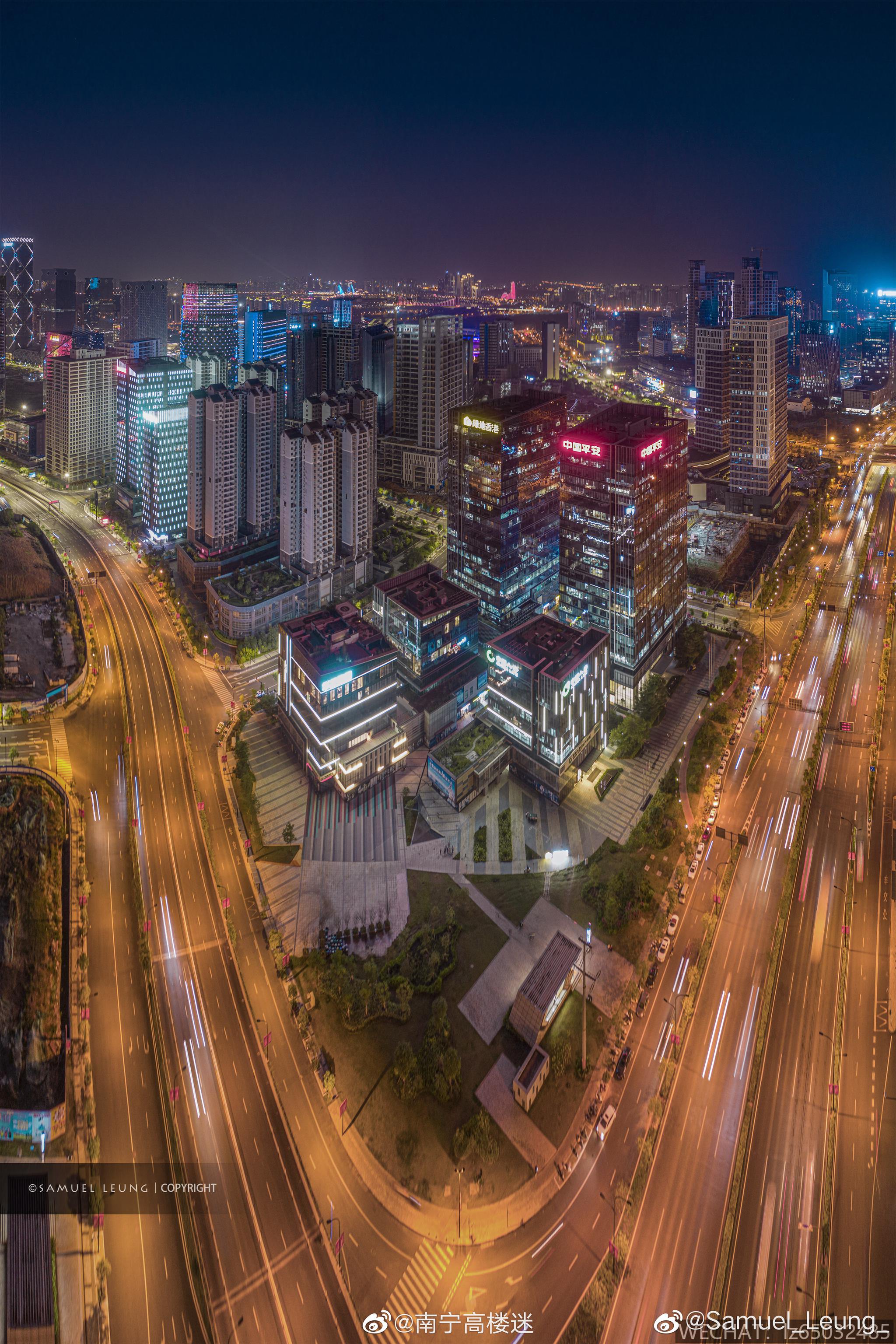 via@samuel_leung_ #头号博主说#——南宁五象总部基地高清夜景图.