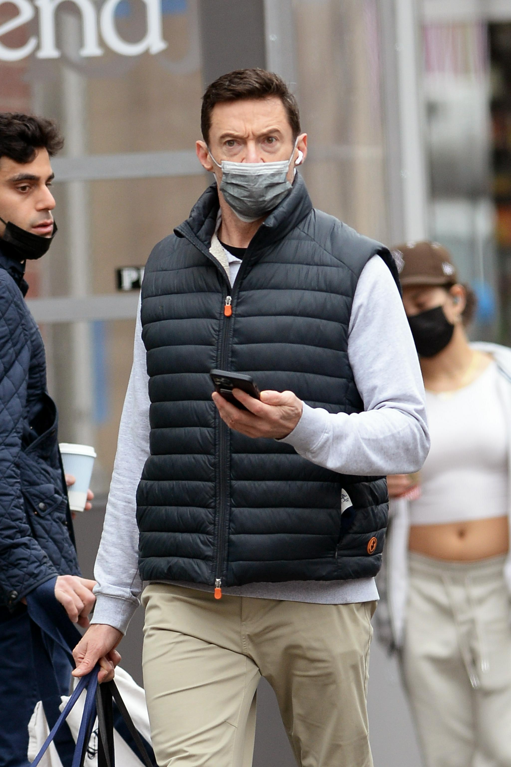 街拍|休杰克曼_新浪新闻