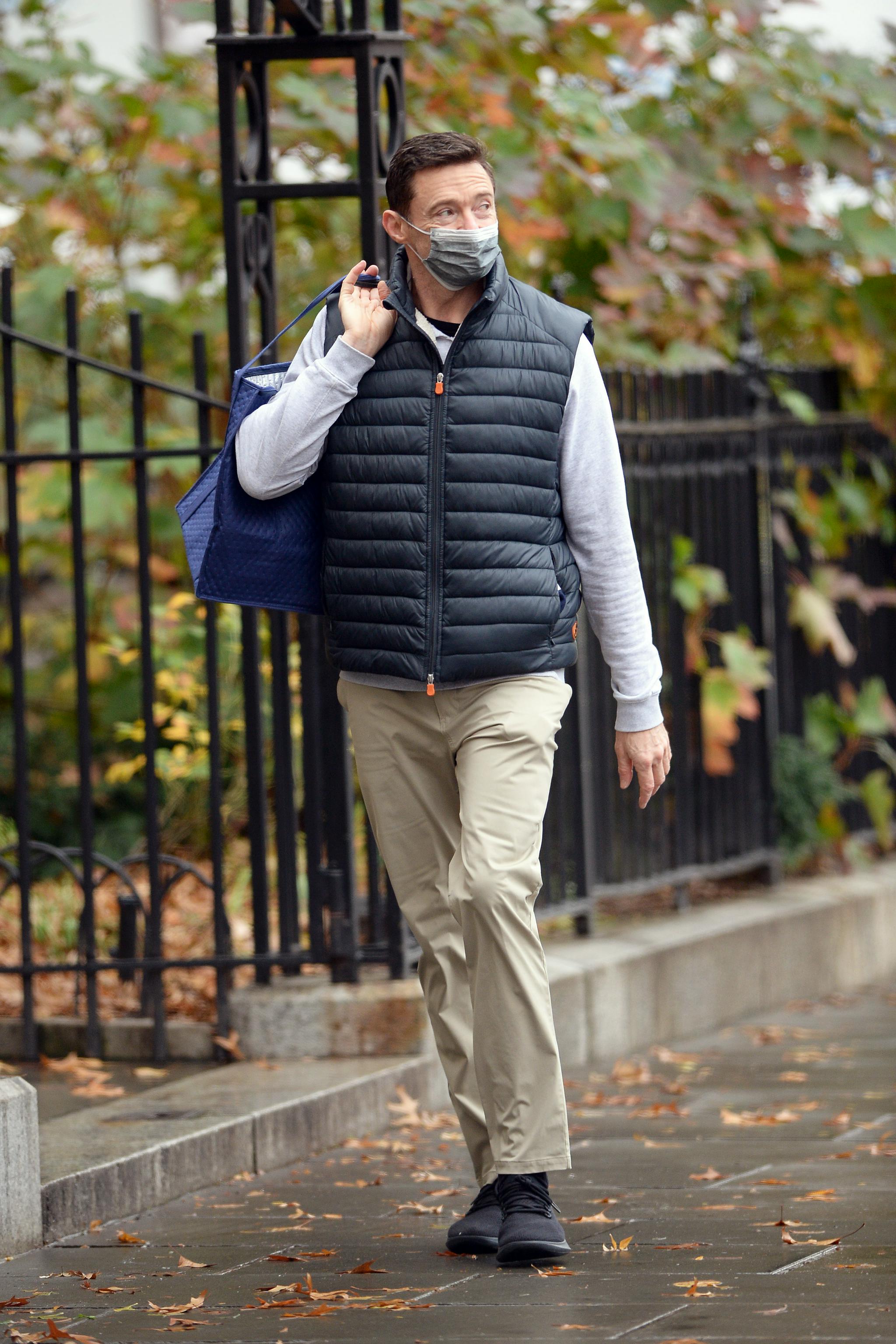 街拍|休杰克曼_新浪新闻