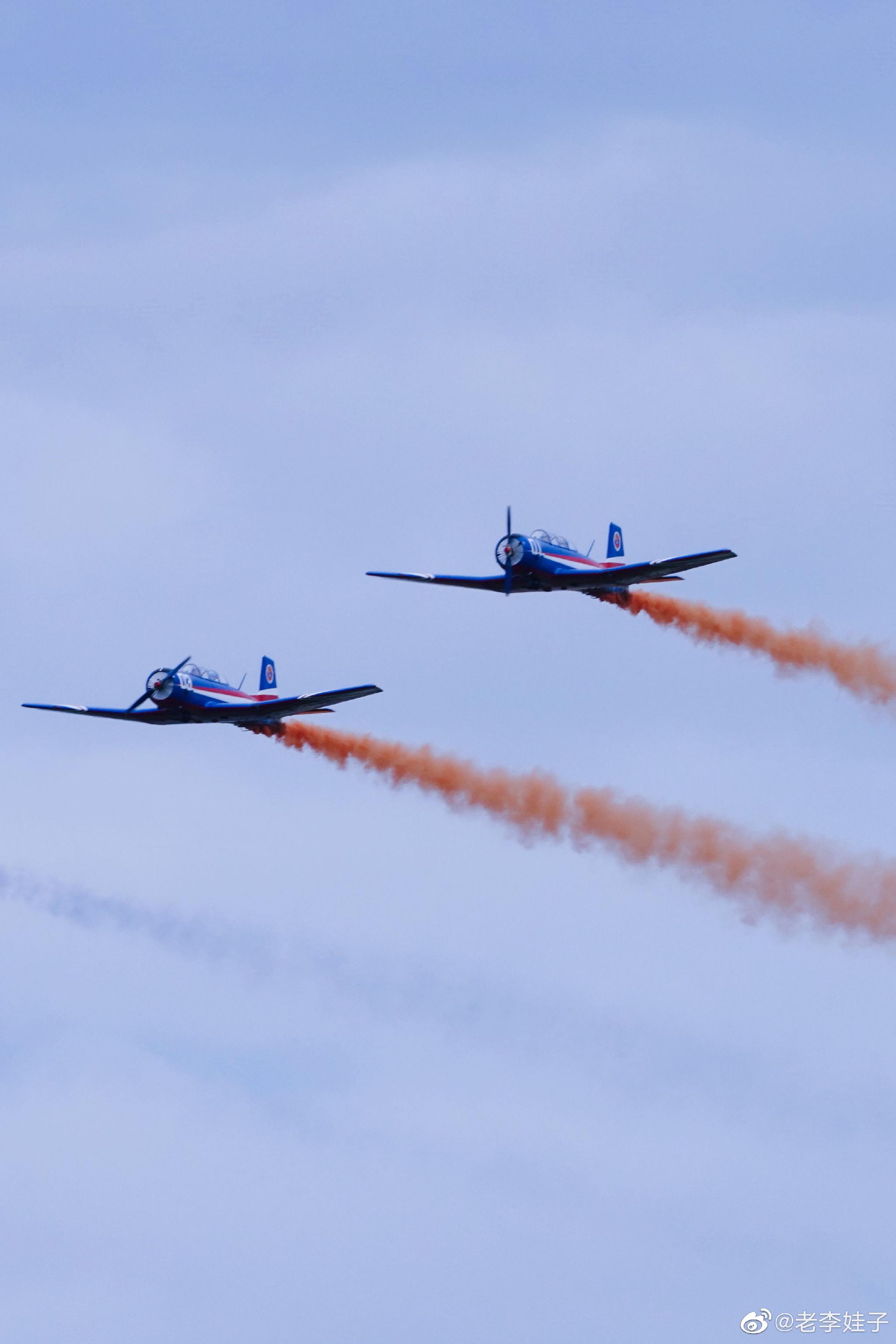 空军航空大学天之翼飞行表演队……__财经头条