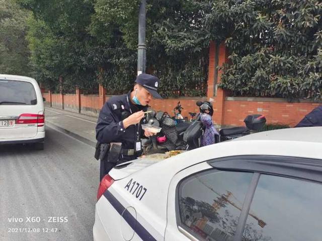 天使的颜色不一定都是白，也有一抹深蓝休闲区蓝鸢梦想 - Www.slyday.coM