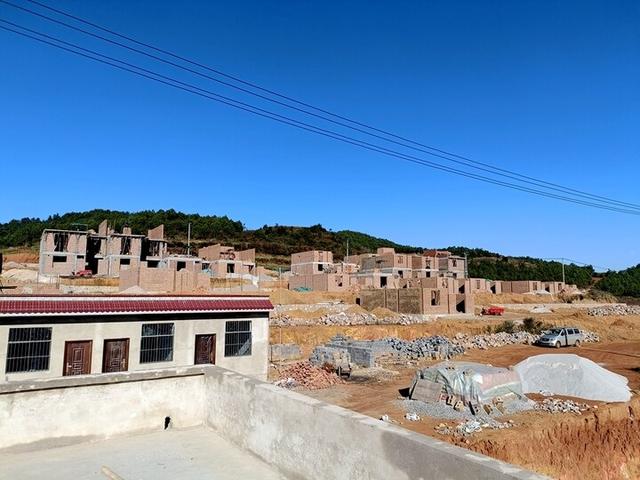 宣威龙场镇搬出地质灾害点迎来幸福新希望