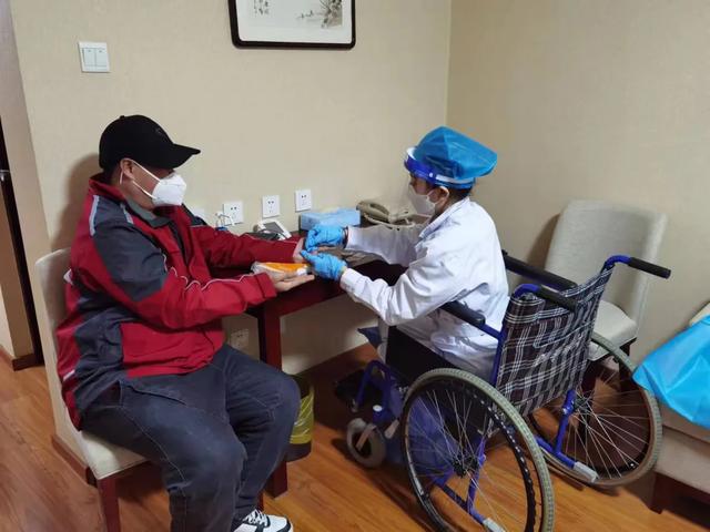 这位坐在轮椅上进行冬奥医疗保障的小姐姐一句话让人泪目……休闲区蓝鸢梦想 - Www.slyday.coM