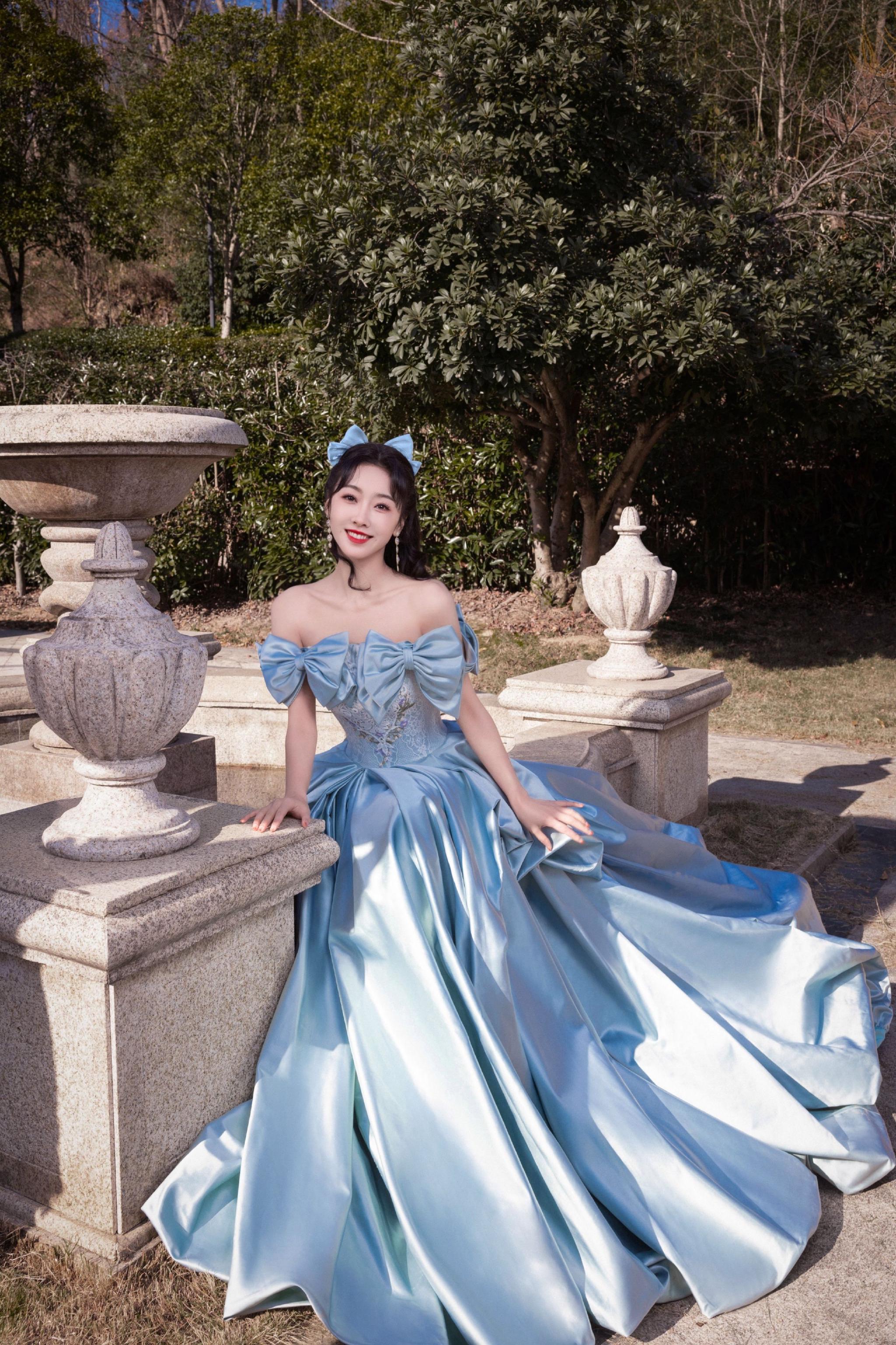 宣璐蓝色公主裙生日大片……|宣璐|公主裙_新浪新闻