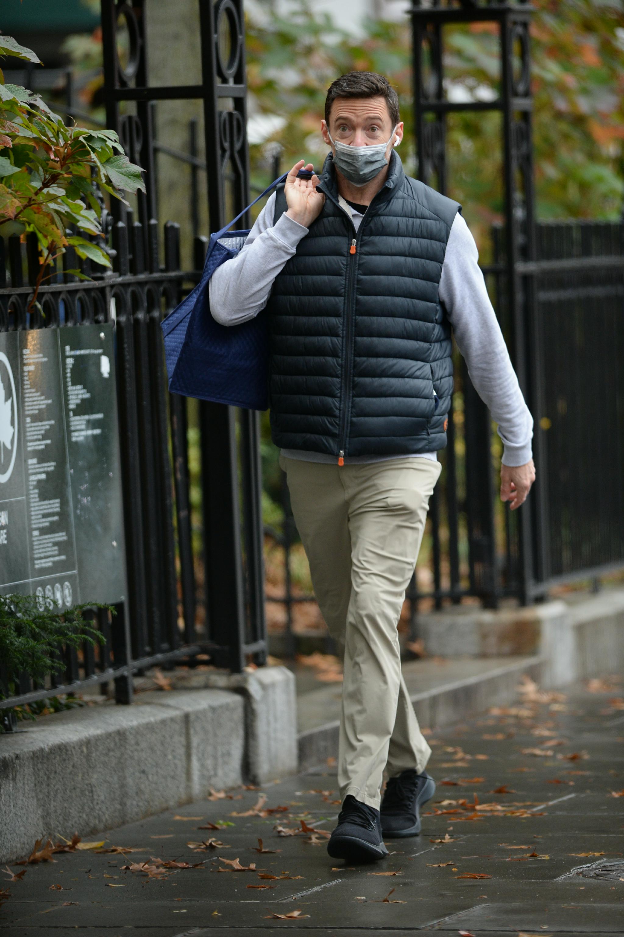 街拍|休杰克曼_新浪新闻