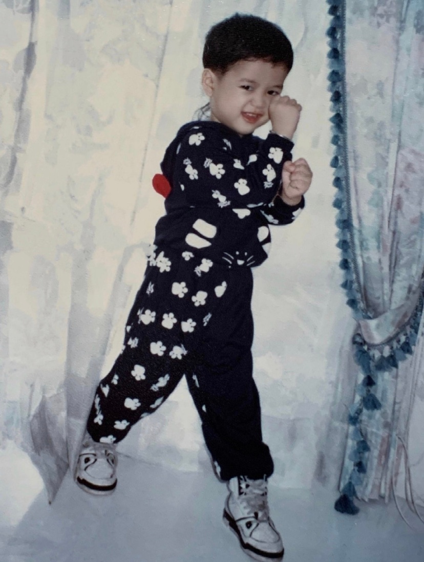 王嘉尔小时候真的爆可爱了