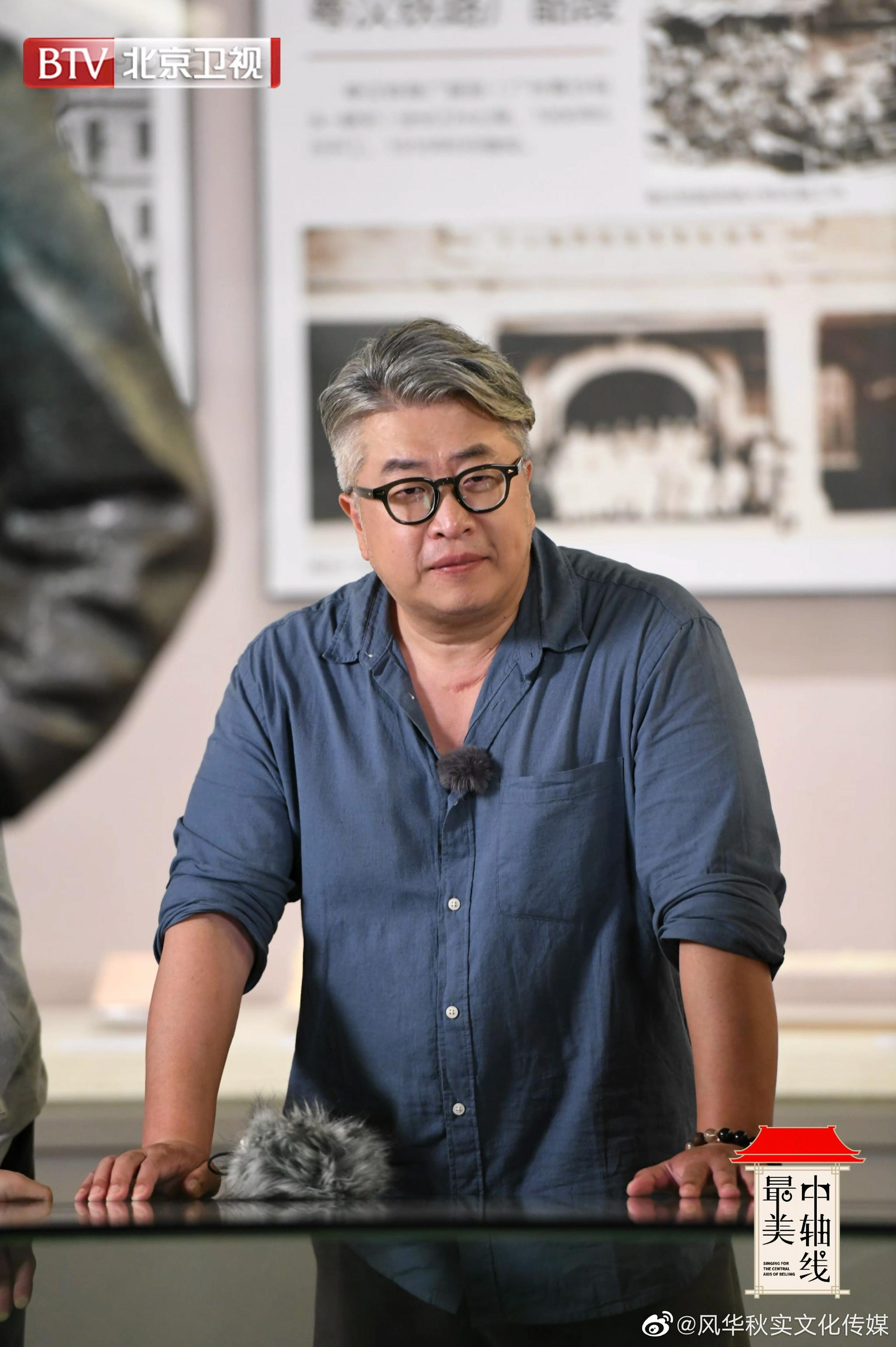 周六晚2020北京卫视小柯老师带着赖美云和郝云一同唱新曲儿