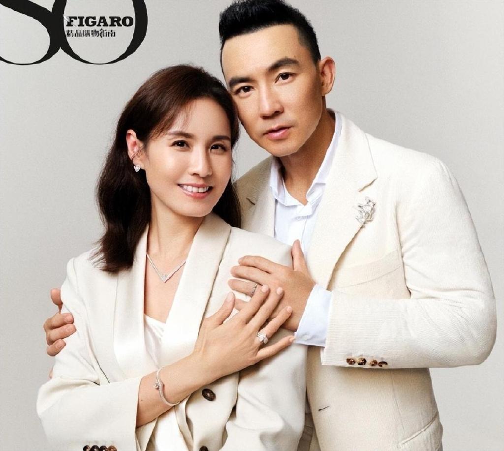 50岁刘畊宏晒全家福庆结婚15周年,与张艺兴同天生日梦幻连麦休闲区蓝鸢梦想 - Www.slyday.coM 50岁刘畊宏晒全家福庆结婚15周年,与张艺兴同天生日梦幻连麦休闲区蓝鸢梦想 - Www.slyday.coM