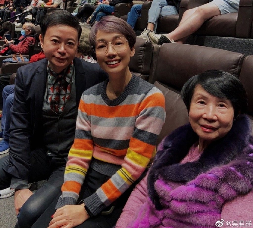 江美仪与前夫罕同框,包场请对方家人看电影,离婚7年仍像一家人|江美仪