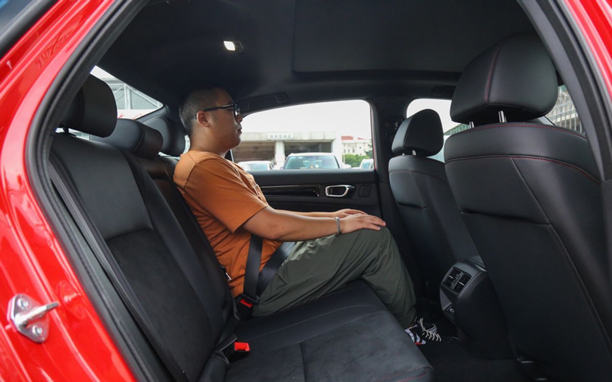 在加长了轴距之后,很多人就会关心全新思域的后排乘坐体验到底怎么样