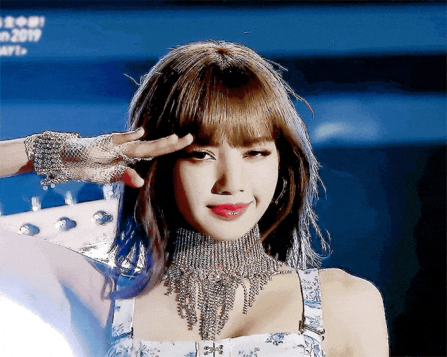 lisa又火了!baby却惨遭封杀,真是同人不同命