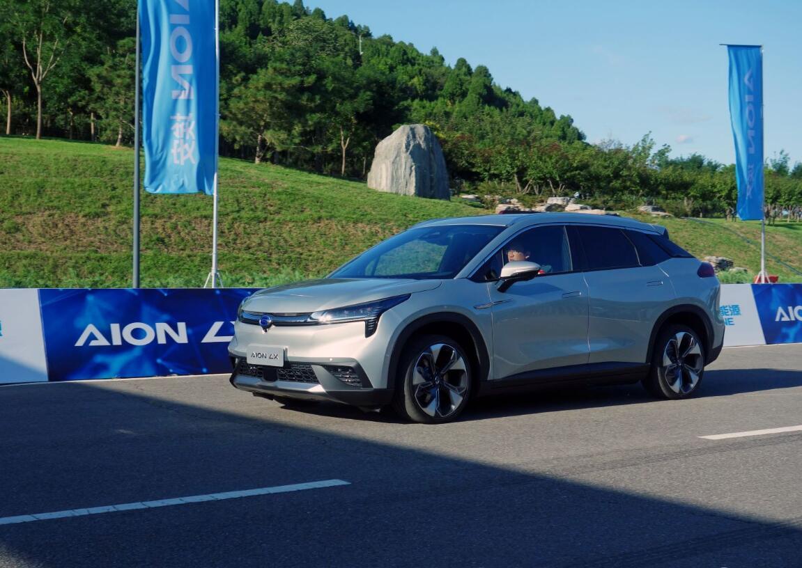 广汽埃安销量暴涨190%,弹匣电池赋能产品,aion s功不可没