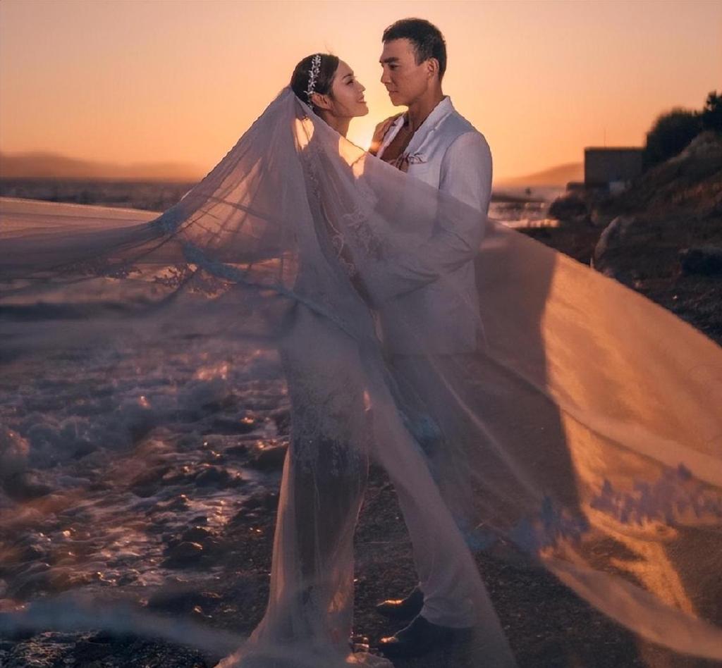 50岁刘畊宏晒全家福庆结婚15周年,与张艺兴同天生日梦幻连麦休闲区蓝鸢梦想 - Www.slyday.coM 50岁刘畊宏晒全家福庆结婚15周年,与张艺兴同天生日梦幻连麦休闲区蓝鸢梦想 - Www.slyday.coM