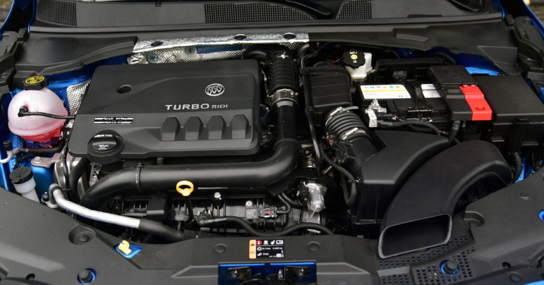 合资紧凑型车对决，标致408和别克威朗Pro谁更超值？