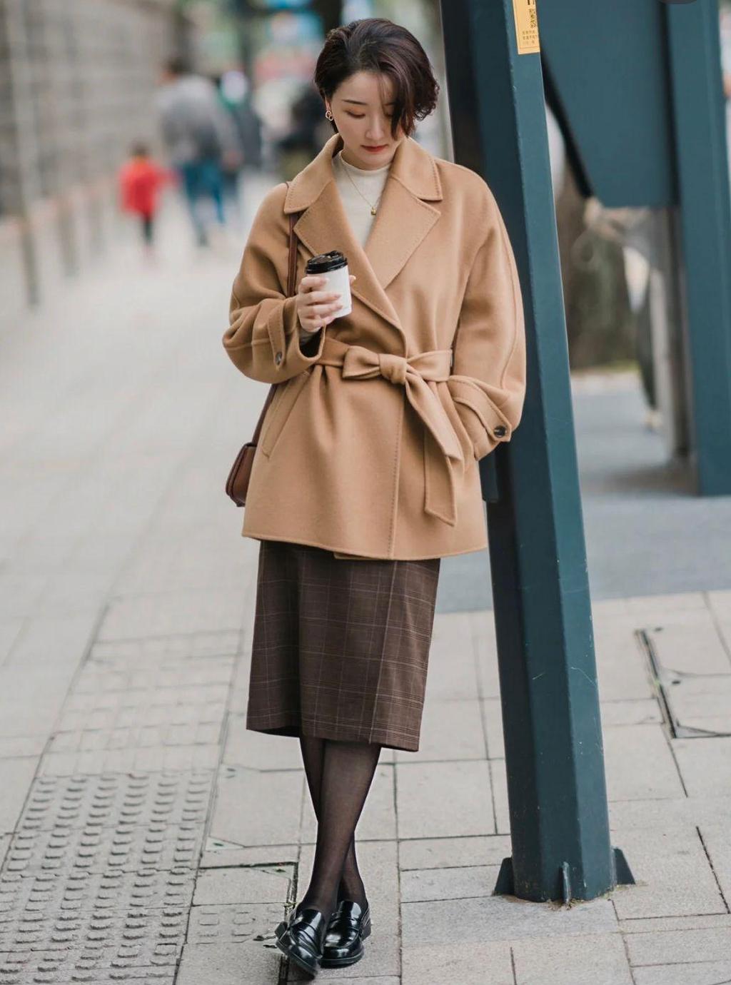 这才是40岁女人该有的优雅穿搭:"膝下裙 乐福鞋",时髦又减龄|乐福|膝