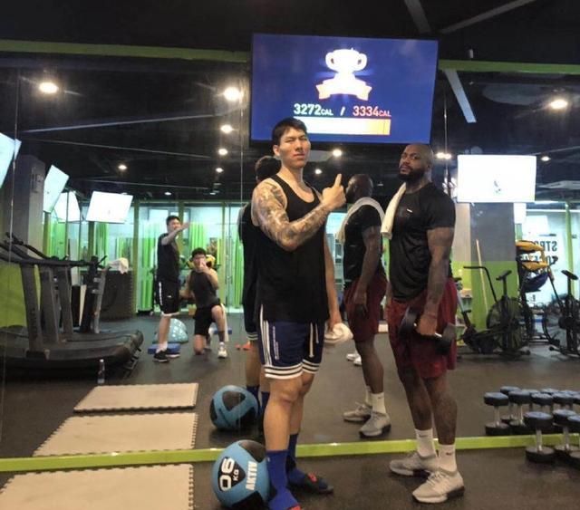 的cba全明星塞上,"云南滑翔机"牟进宏就让球迷见识到了草根篮球的魅力