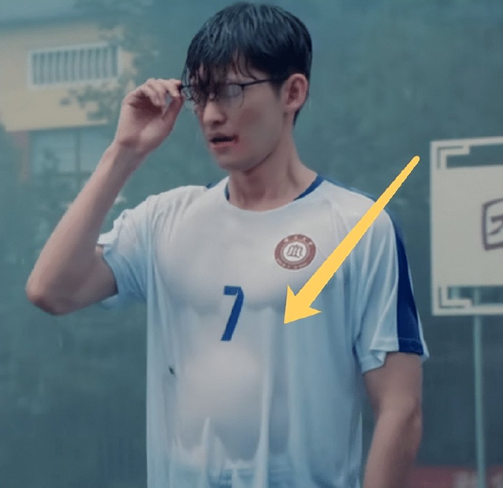 豆瓣开分2.4分,张翰新剧又因扯女生内衣带惹争议,被吐槽太低俗休闲区蓝鸢梦想 - Www.slyday.coM 豆瓣开分2.4分,张翰新剧又因扯女生内衣带惹争议,被吐槽太低俗休闲区蓝鸢梦想 - Www.slyday.coM