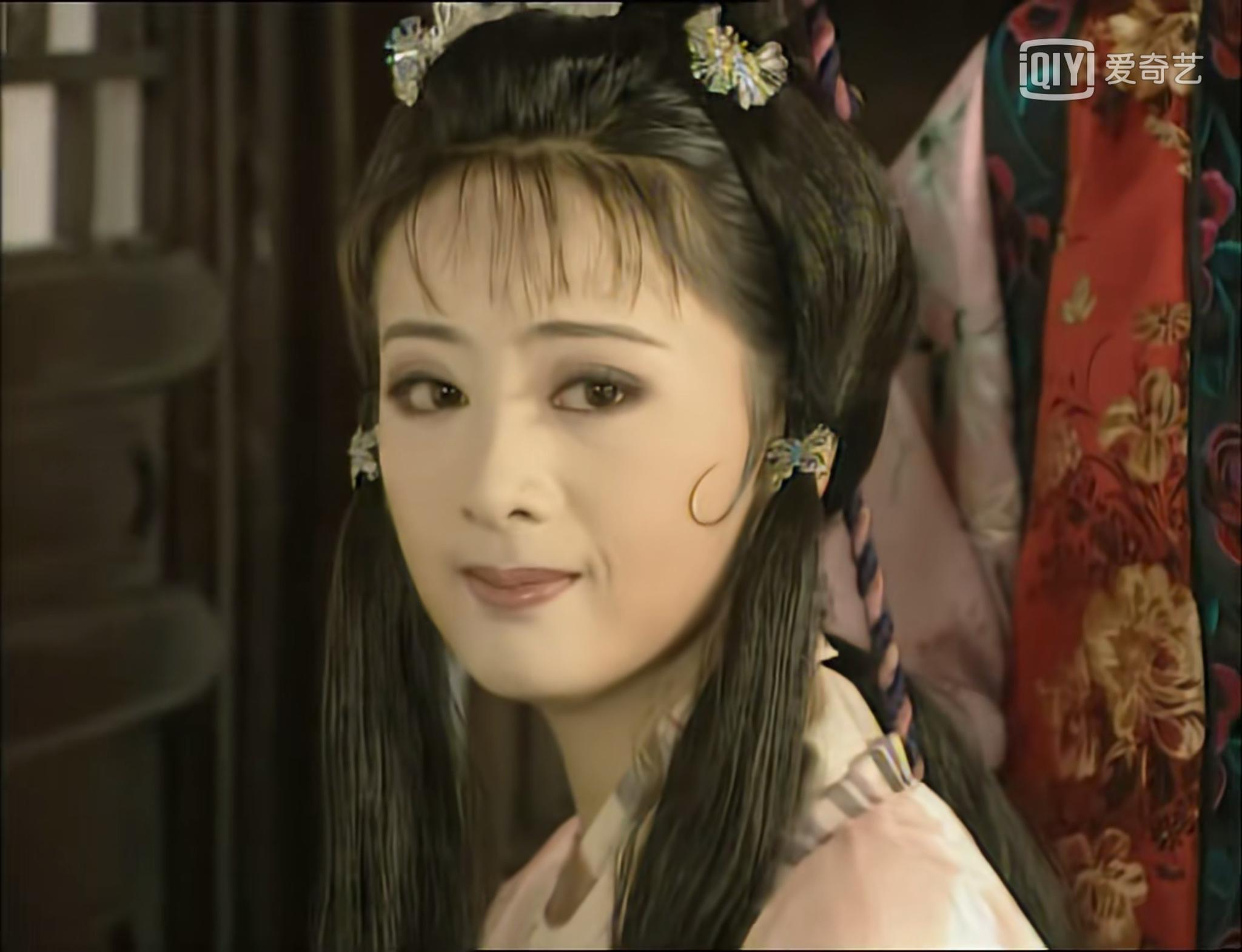 老剧新赏 上错花轿嫁对郎李玉湖(黄奕)和杜冰雁(李佳璘)同一天出