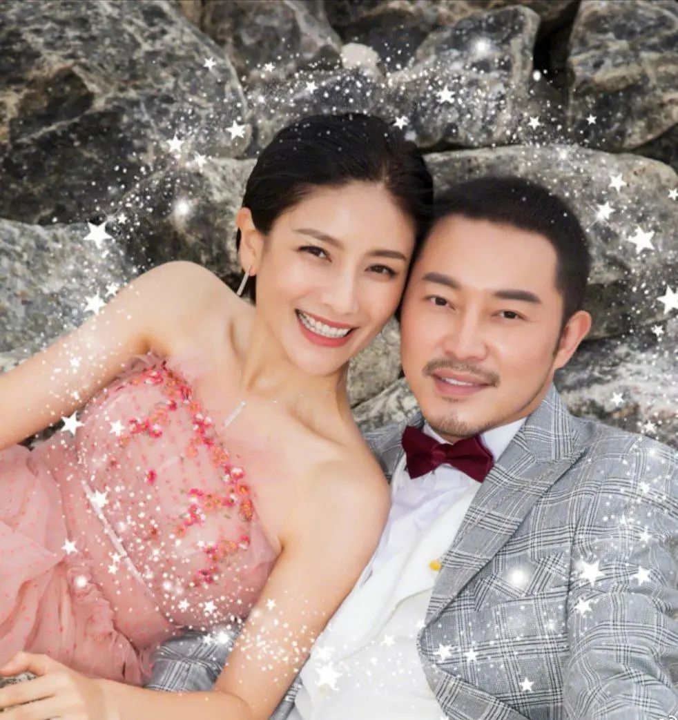 从主持人到视后蛰伏22年的胡可不简单