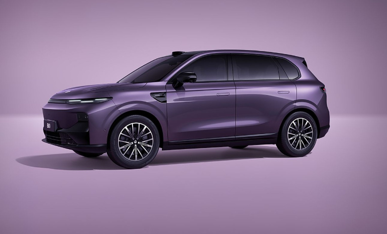 零跑B10将激光雷达杀至12万级，对比银河E5谁更超值？