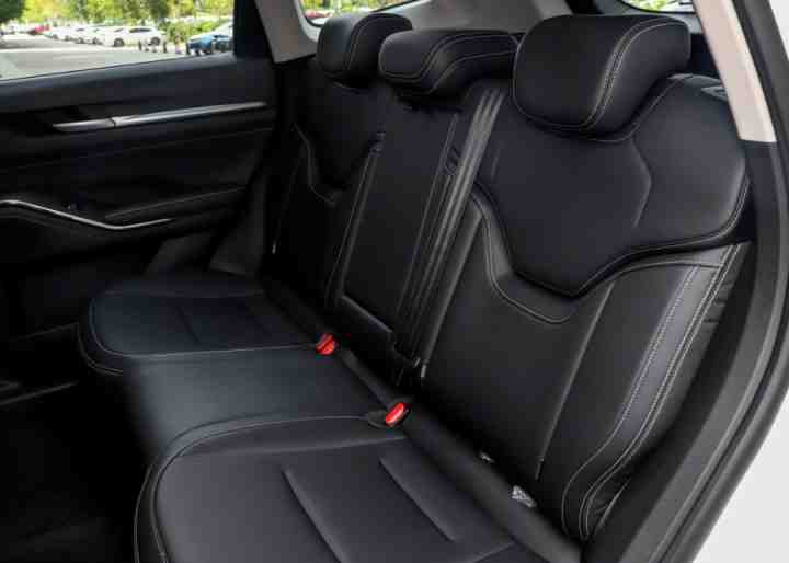 入门紧凑型SUV如何选？欧尚X7 PLUS乐游版对比哈弗H6